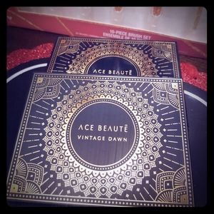 Ace Beaute Eyeshadow Palette